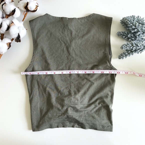 H&M Knotted Crop Top - Picture 3 of 4